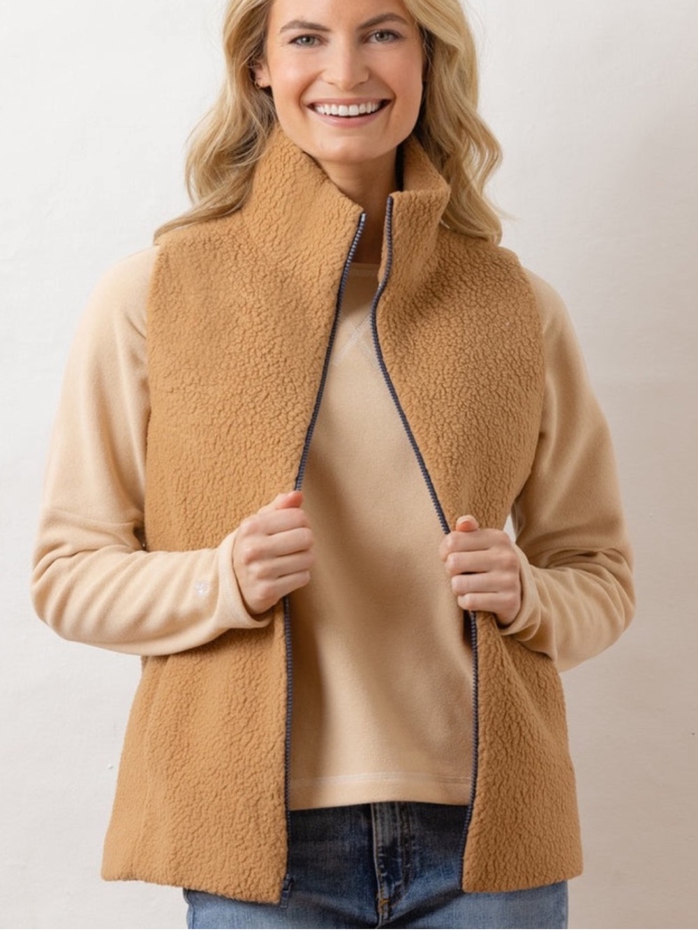 Dudley Stephens Shorepoint Vest in Shearling Fleece Camel Tan Size Large. Sk13